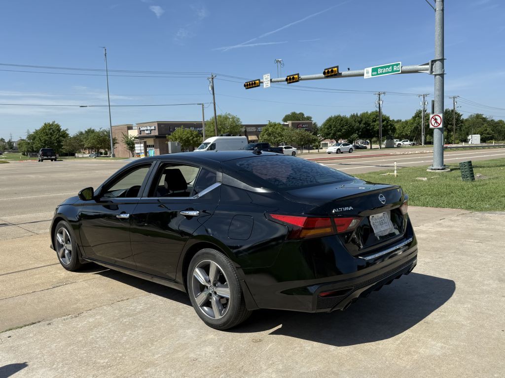 2021 Nissan Altima Image 5