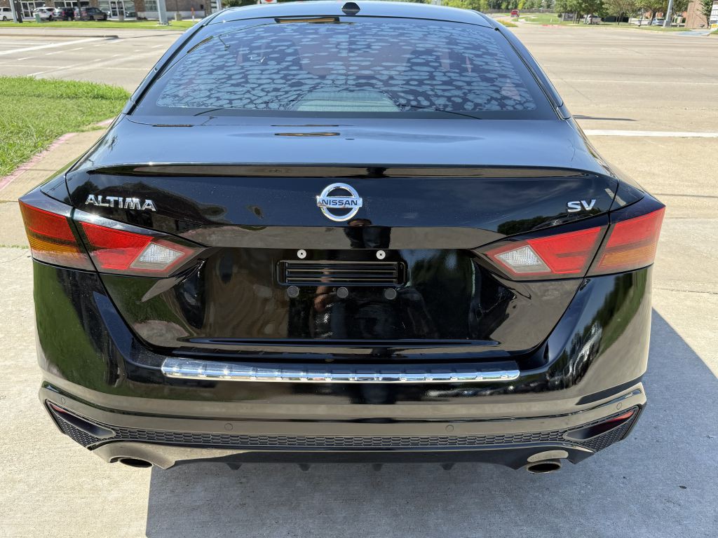 2021 Nissan Altima Image 9