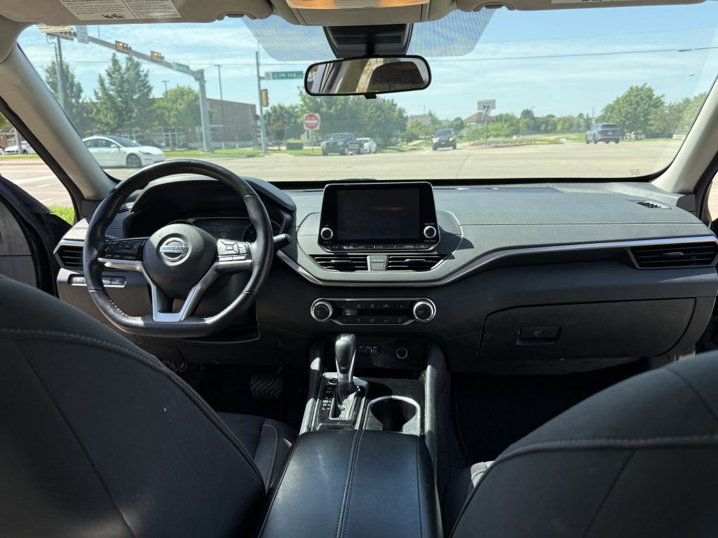 2021 Nissan Altima Image 15