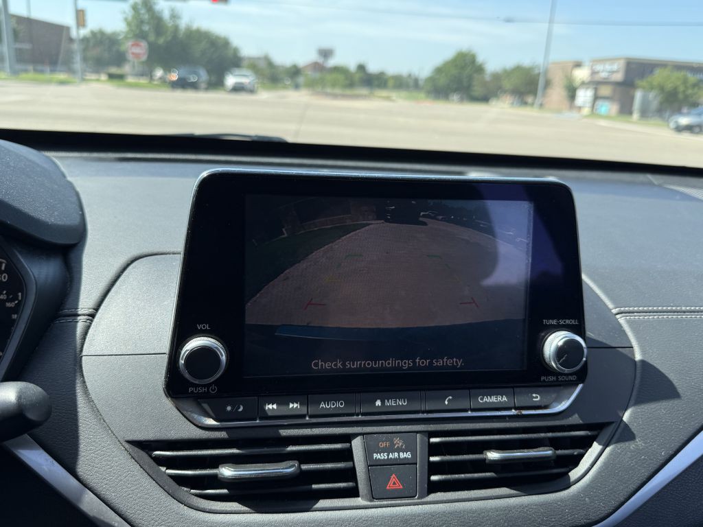 2021 Nissan Altima Image 25