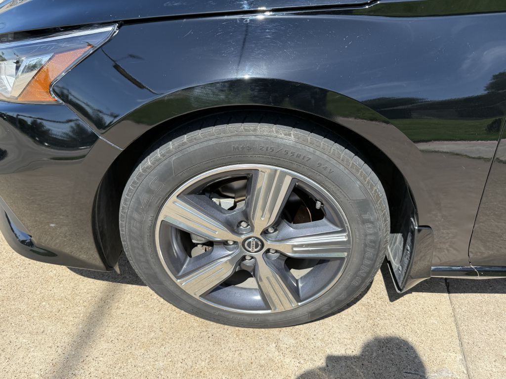 2021 Nissan Altima Image 32