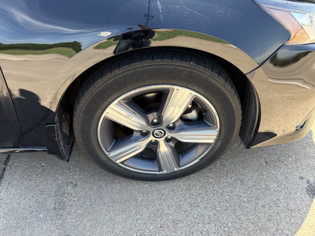 2021 Nissan Altima Image 35