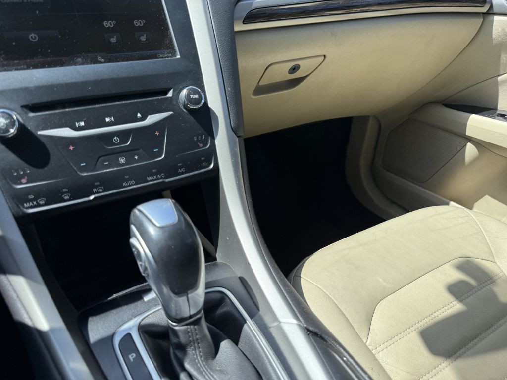 2014 Ford Fusion Image 32