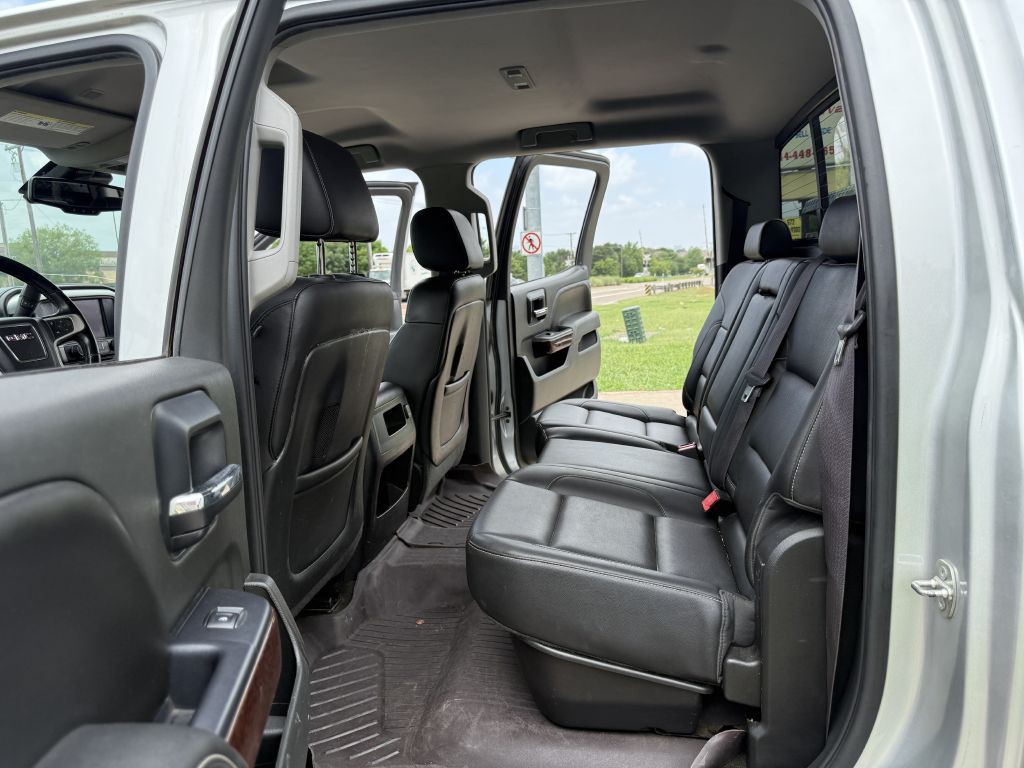 2015 GMC Sierra Image 18