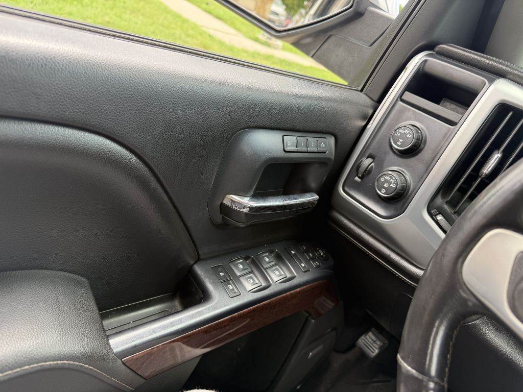 2015 GMC Sierra Image 32