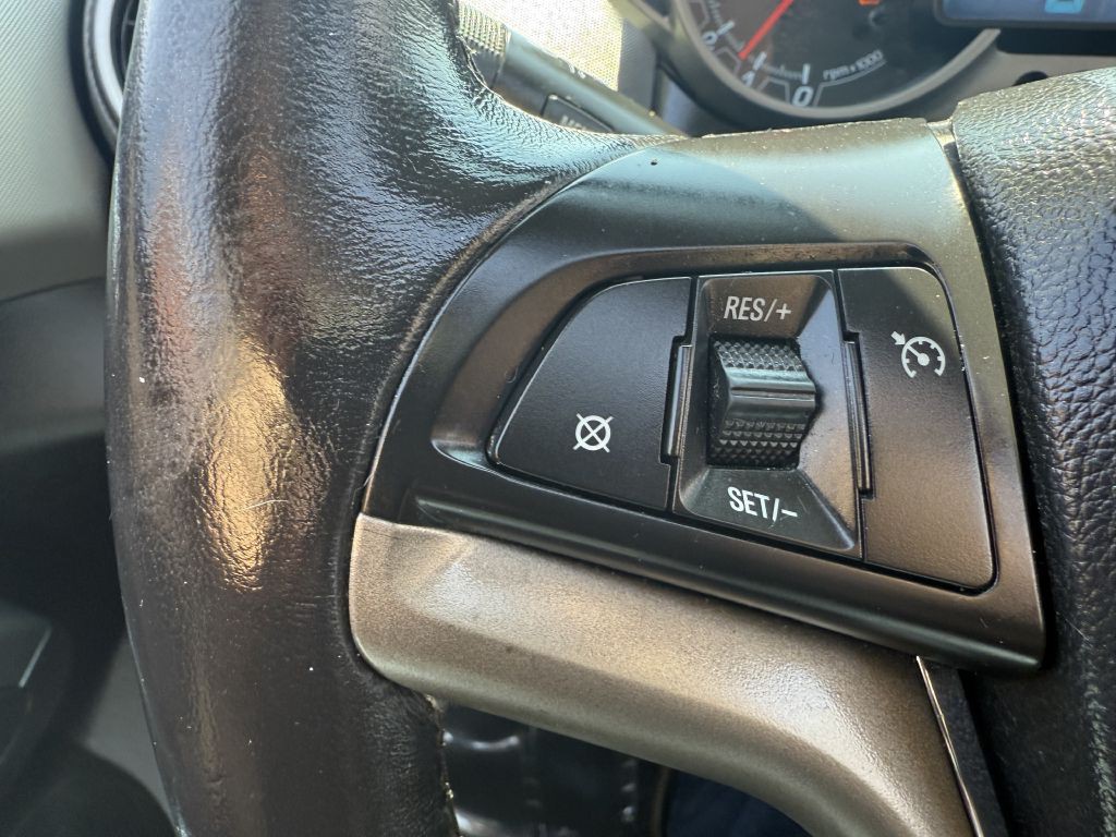 2013 Chevrolet Sonic Image 32