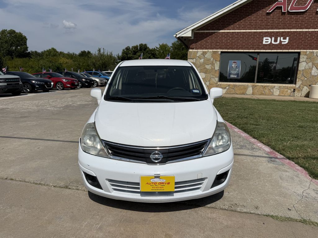 2012 Nissan Versa Image 2
