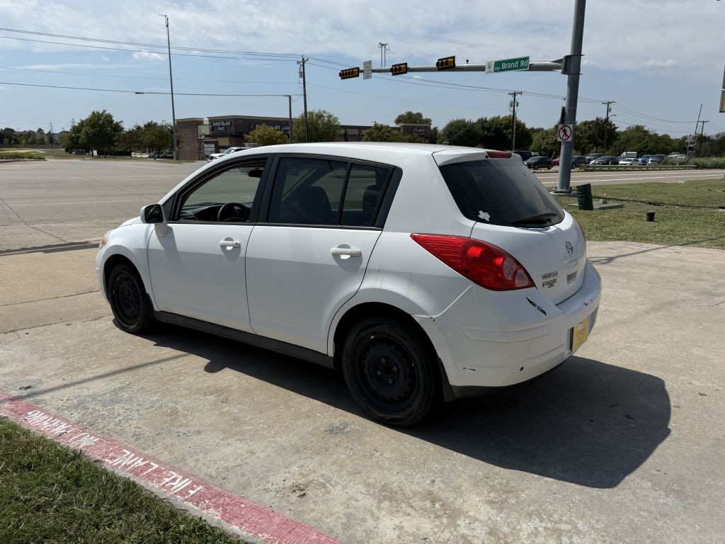 2012 Nissan Versa Image 4