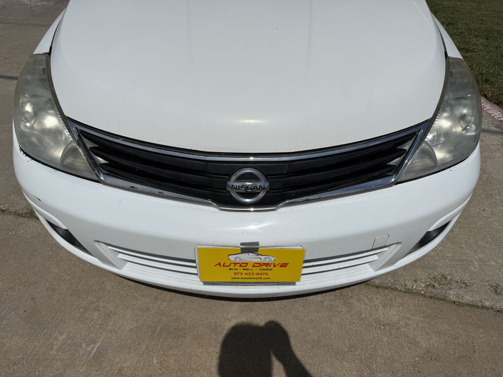 2012 Nissan Versa Image 8