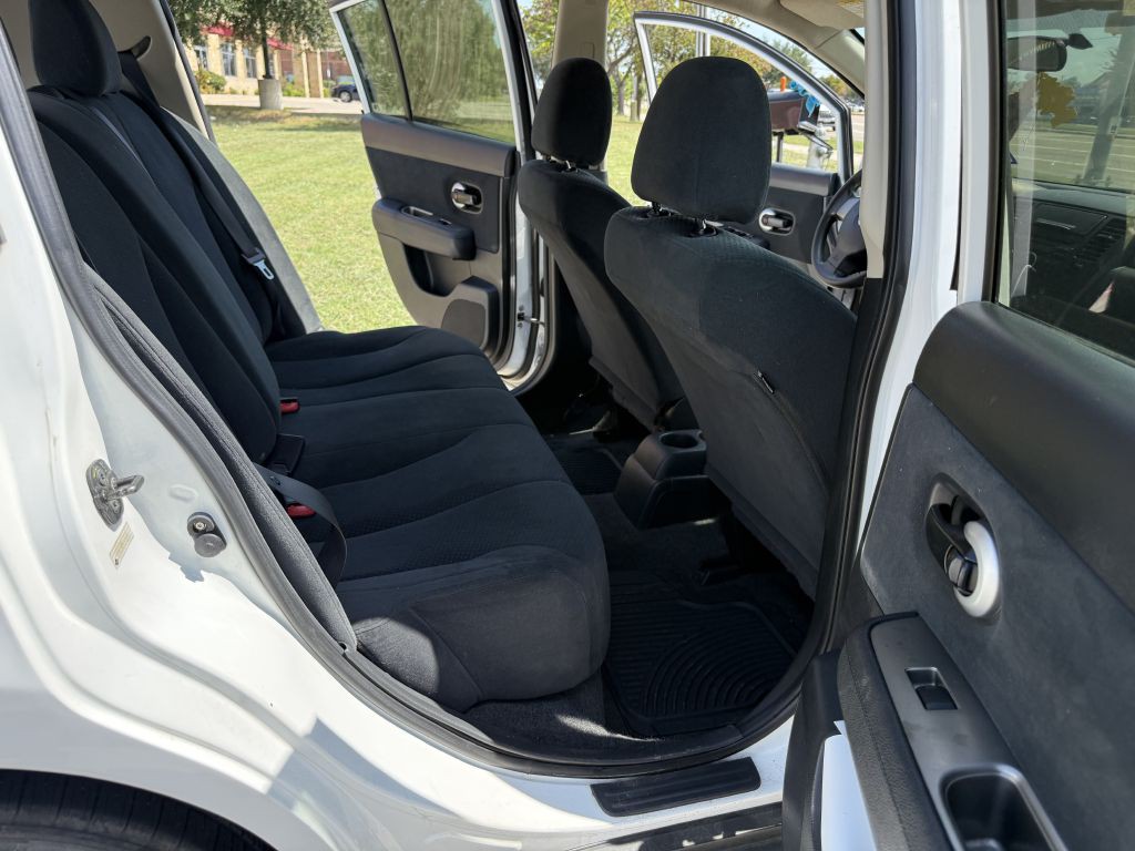 2012 Nissan Versa Image 14