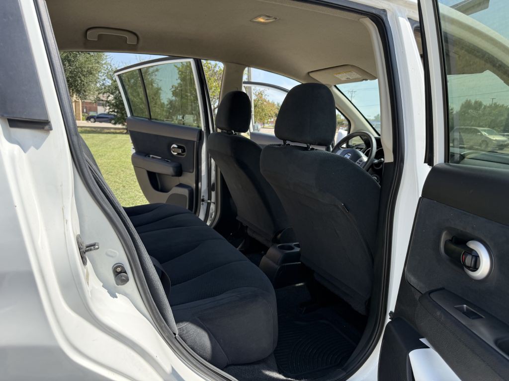 2012 Nissan Versa Image 15