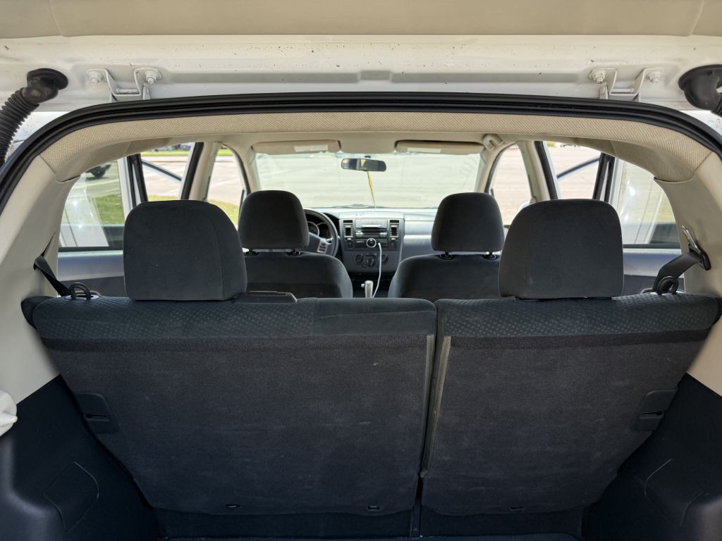 2012 Nissan Versa Image 17