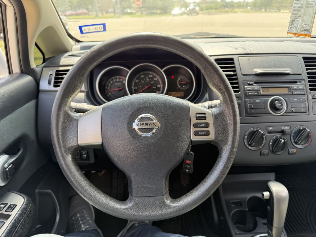 2012 Nissan Versa Image 22