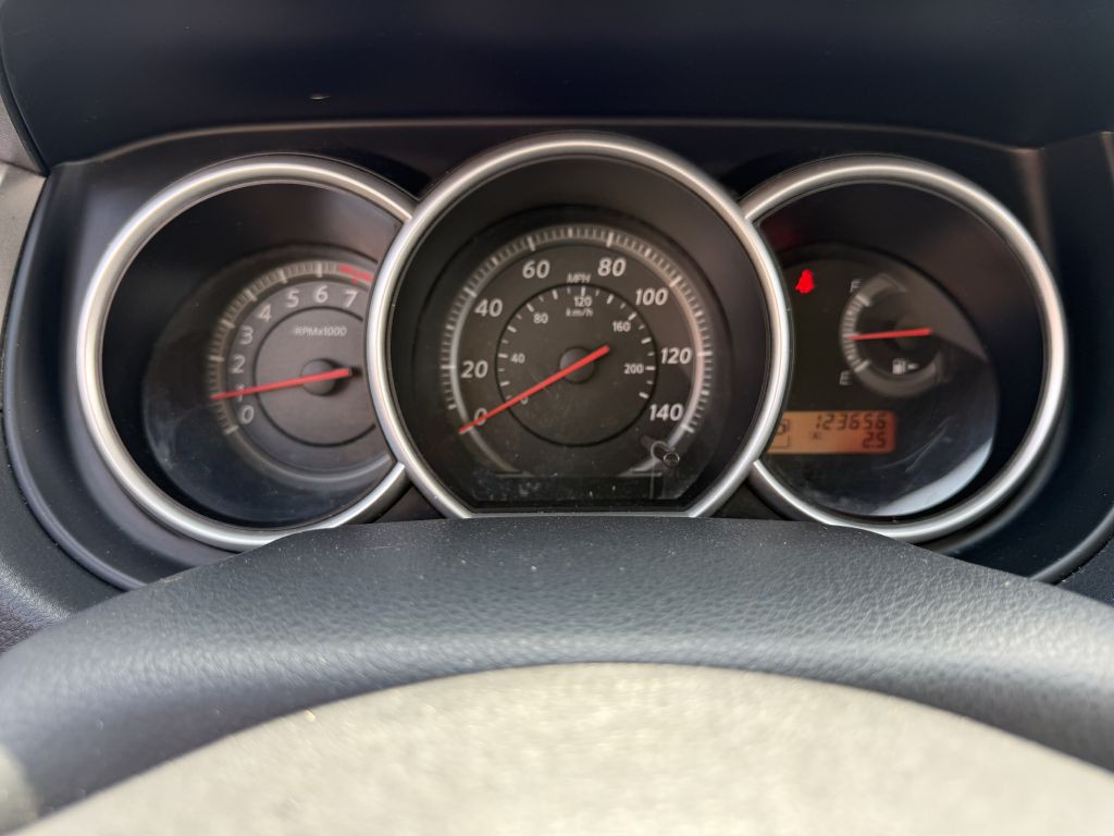 2012 Nissan Versa Image 30