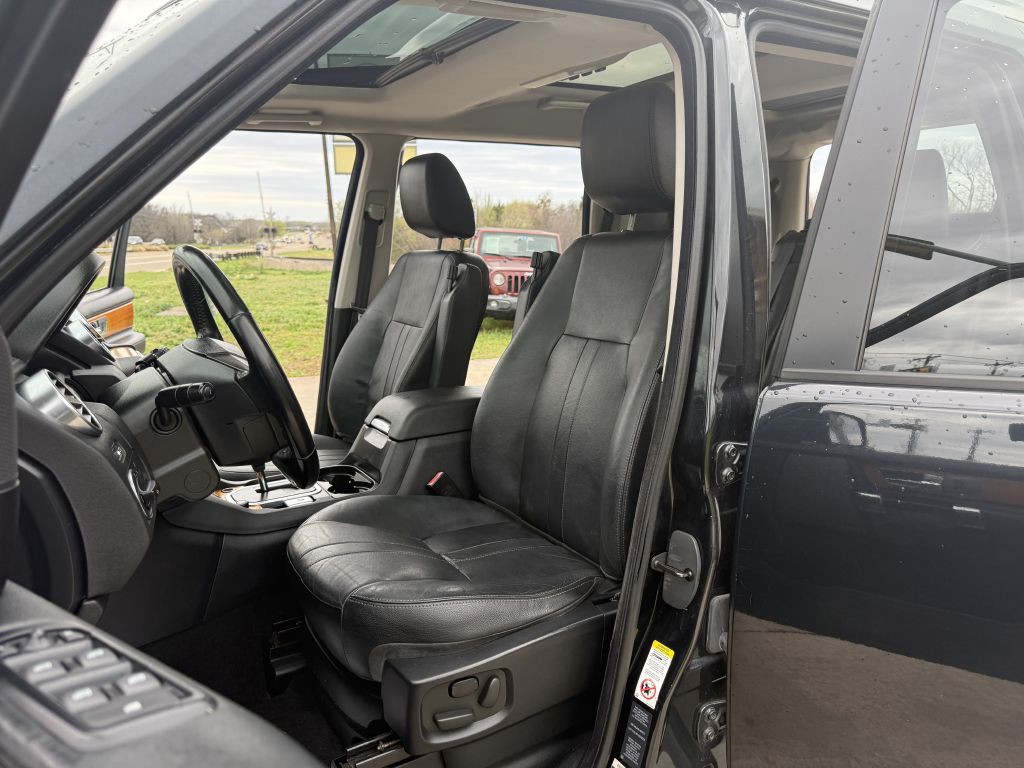 2011 Land Rover LR4 Image 17