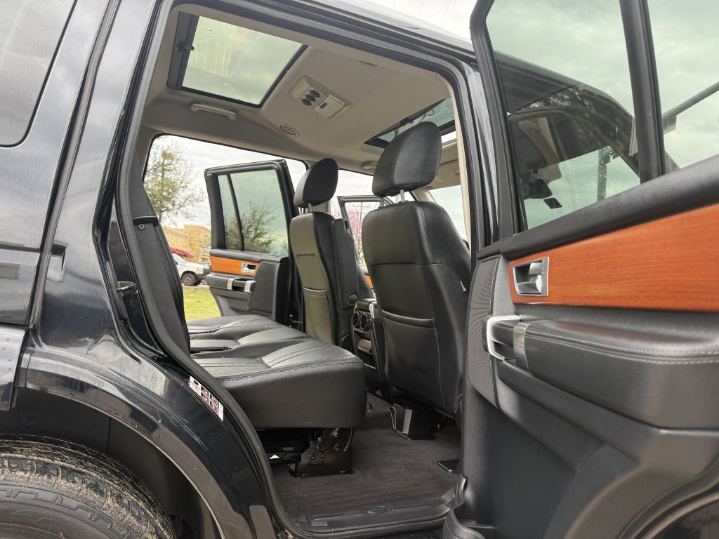2011 Land Rover LR4 Image 20