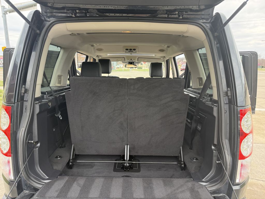 2011 Land Rover LR4 Image 25