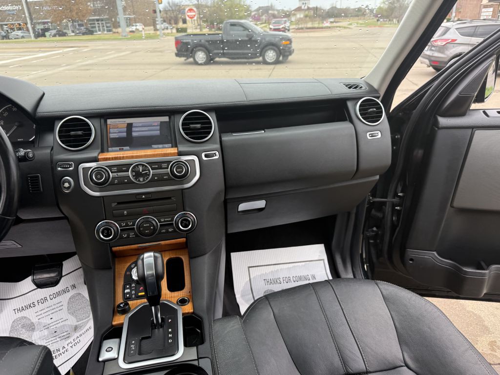 2011 Land Rover LR4 Image 28