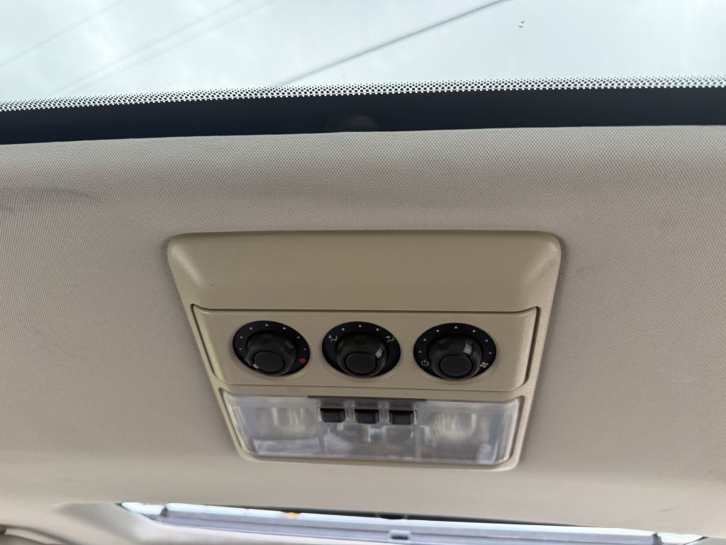 2011 Land Rover LR4 Image 31