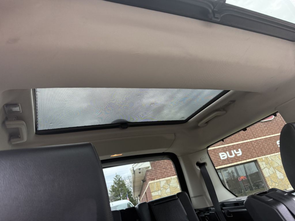 2011 Land Rover LR4 Image 32