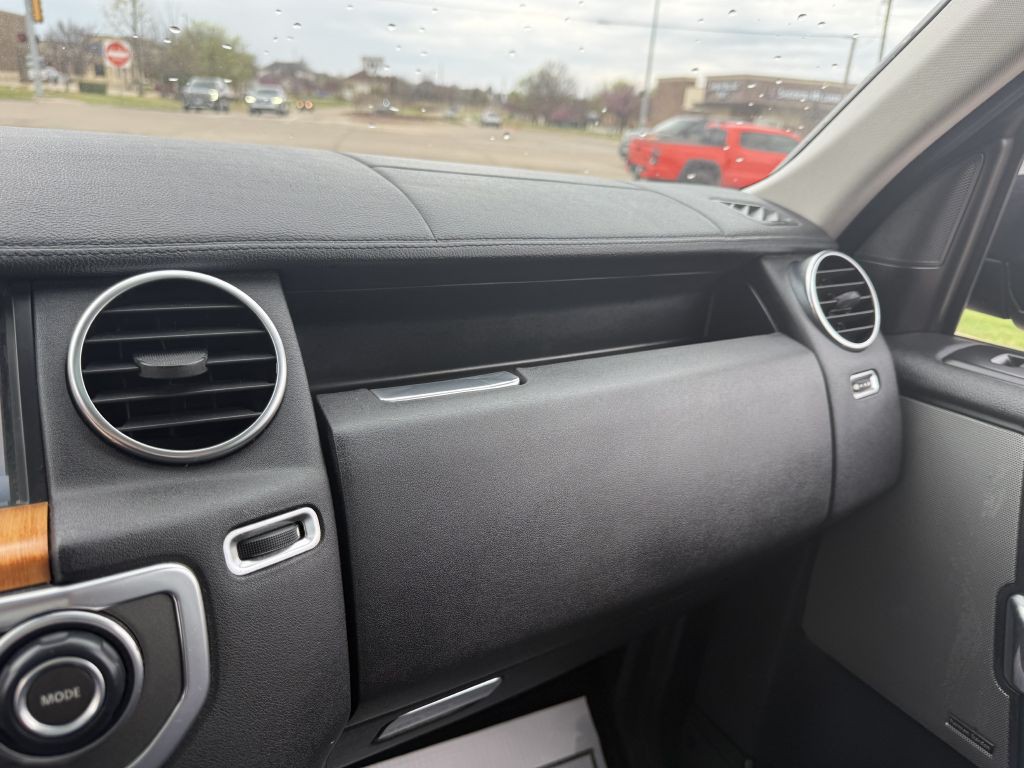 2011 Land Rover LR4 Image 45