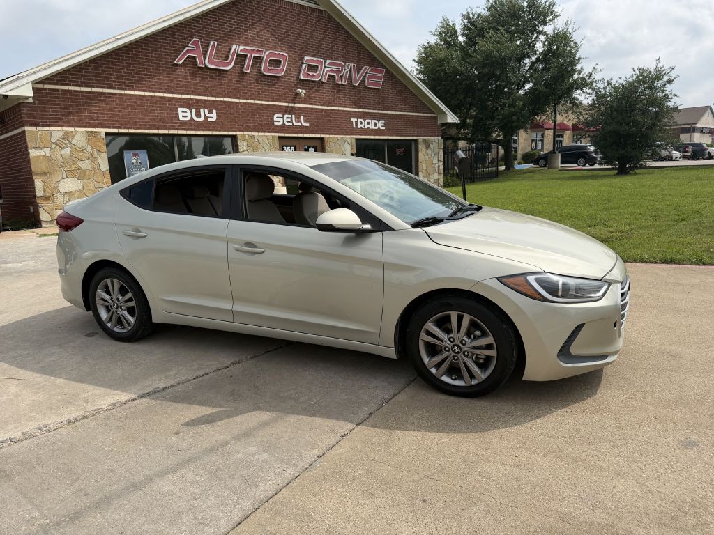 2017 Hyundai Elantra Image 2
