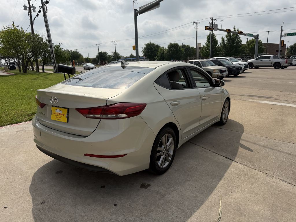 2017 Hyundai Elantra Image 4