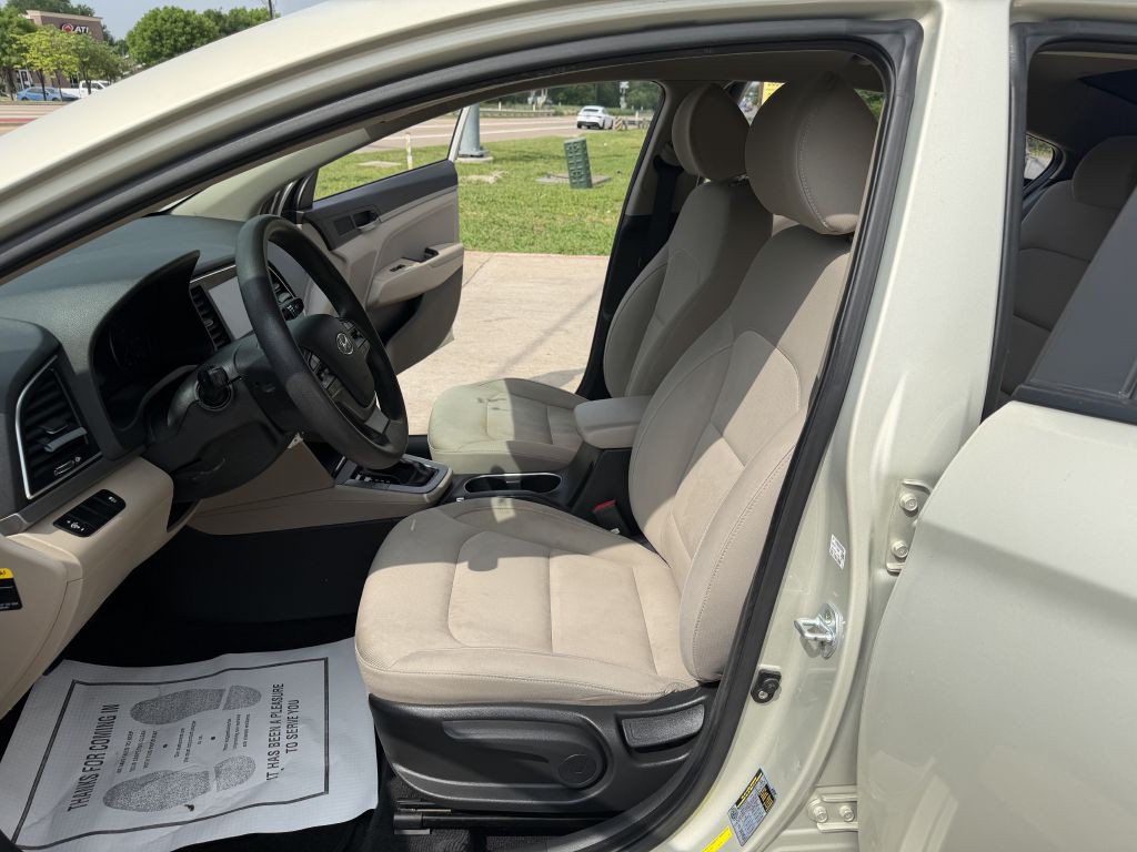 2017 Hyundai Elantra Image 9
