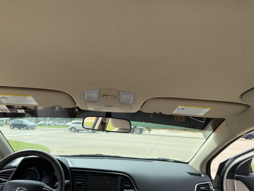 2017 Hyundai Elantra Image 21