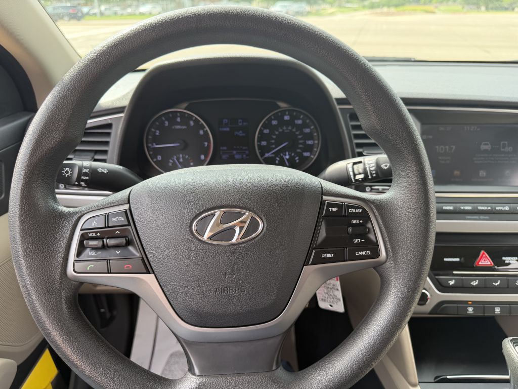 2017 Hyundai Elantra Image 22