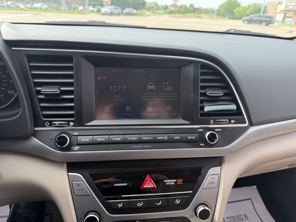 2017 Hyundai Elantra Image 24