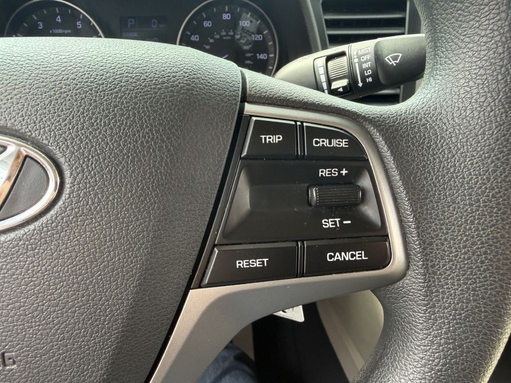 2017 Hyundai Elantra Image 28