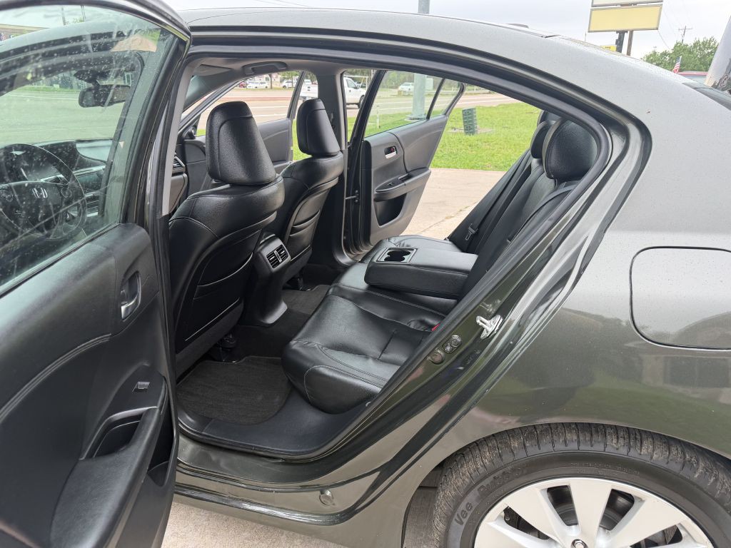 2013 Honda Accord Image 16