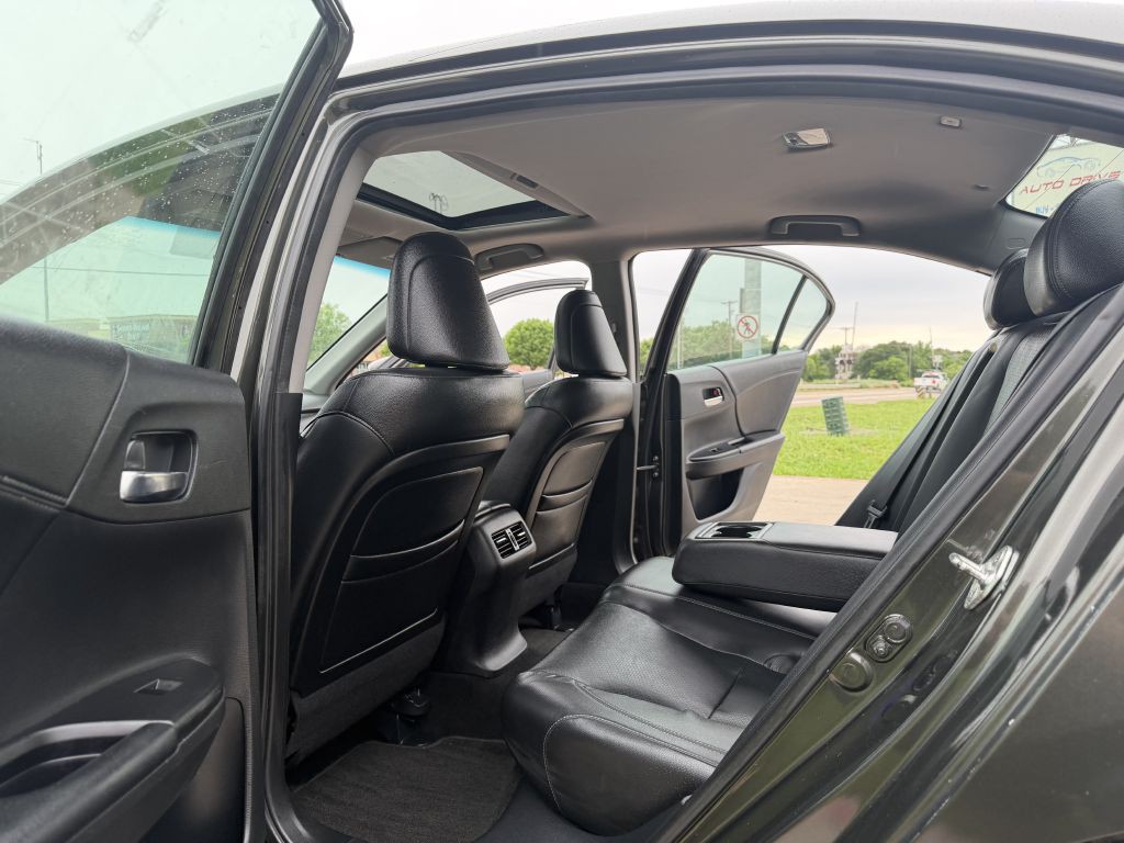 2013 Honda Accord Image 17