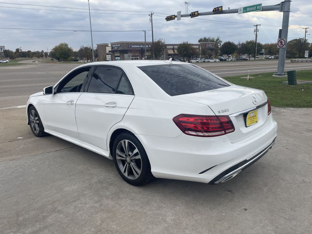 2016 Mercedes-Benz E-Class Image 5