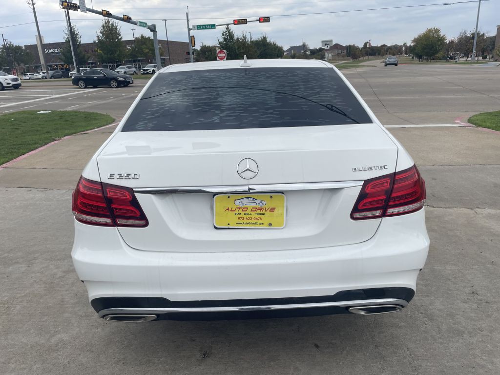 2016 Mercedes-Benz E-Class Image 6