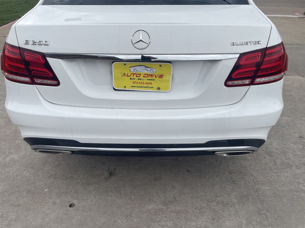 2016 Mercedes-Benz E-Class Image 10