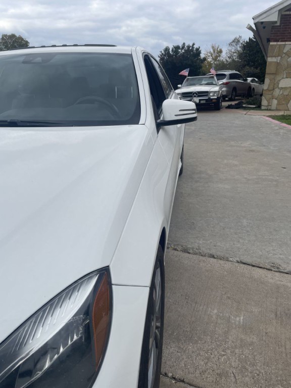 2016 Mercedes-Benz E-Class Image 14
