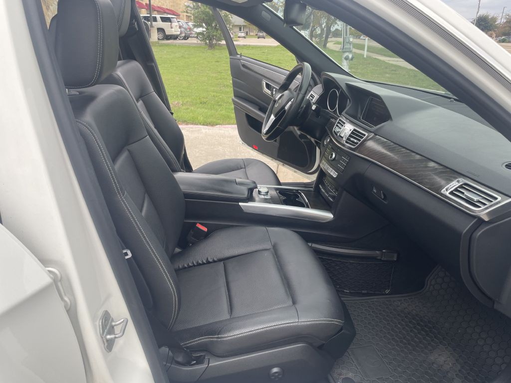 2016 Mercedes-Benz E-Class Image 23
