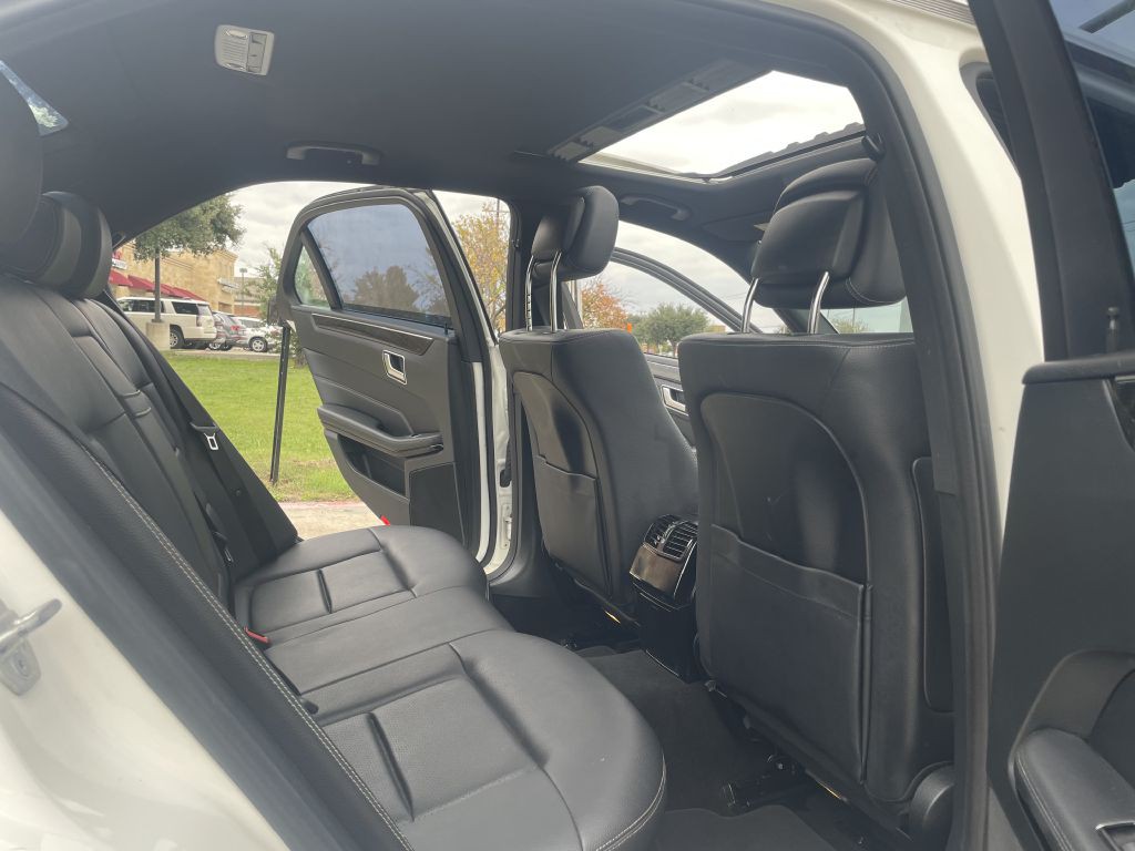 2016 Mercedes-Benz E-Class Image 25
