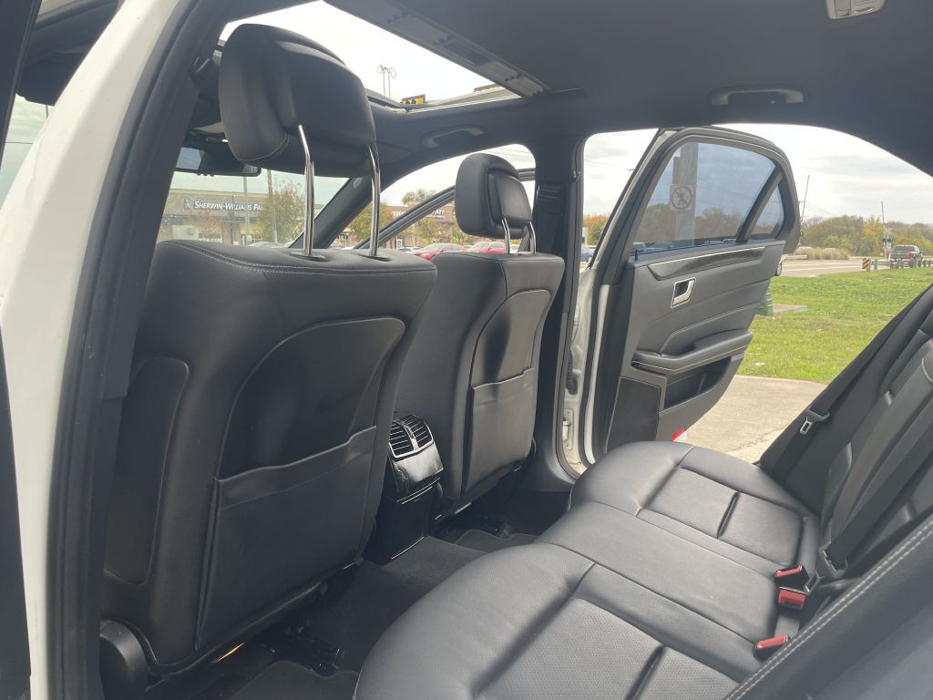 2016 Mercedes-Benz E-Class Image 26