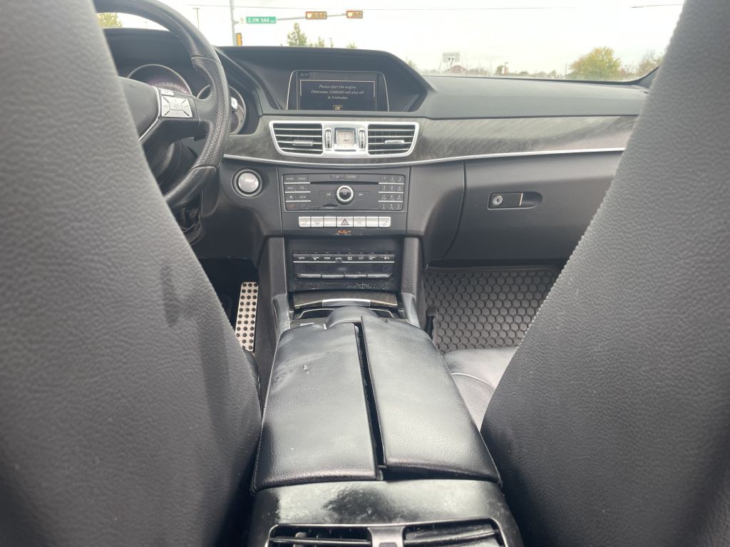 2016 Mercedes-Benz E-Class Image 32