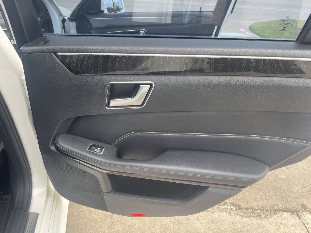 2016 Mercedes-Benz E-Class Image 35
