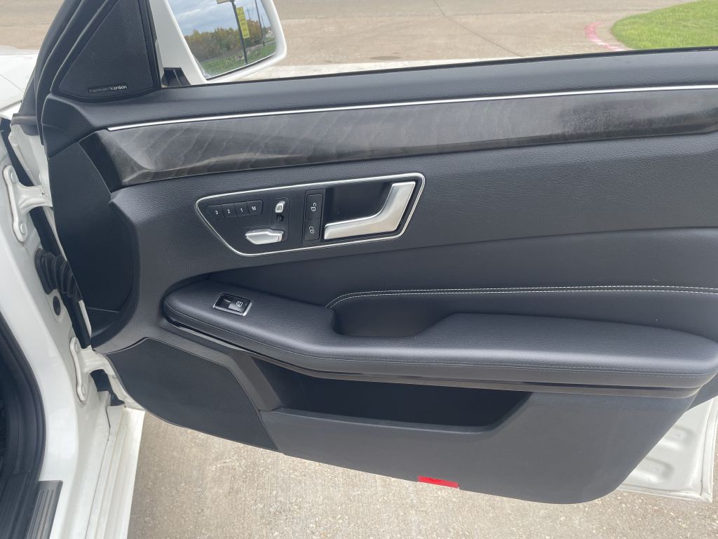2016 Mercedes-Benz E-Class Image 36