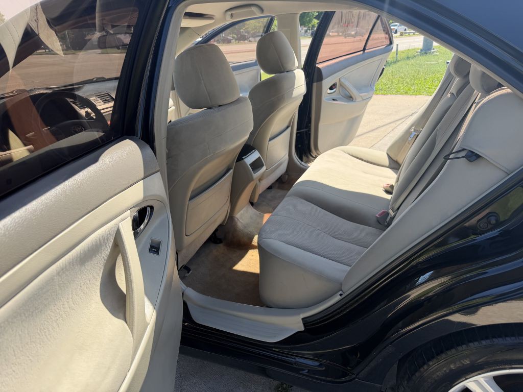 2011 Toyota Camry Image 13