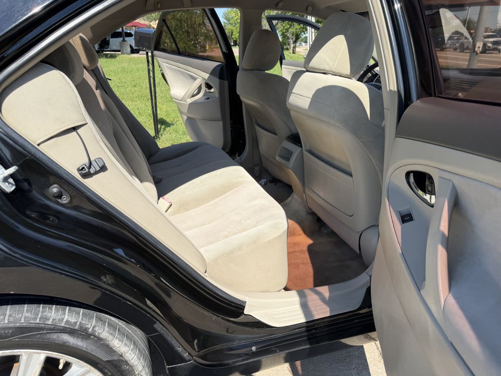 2011 Toyota Camry Image 15