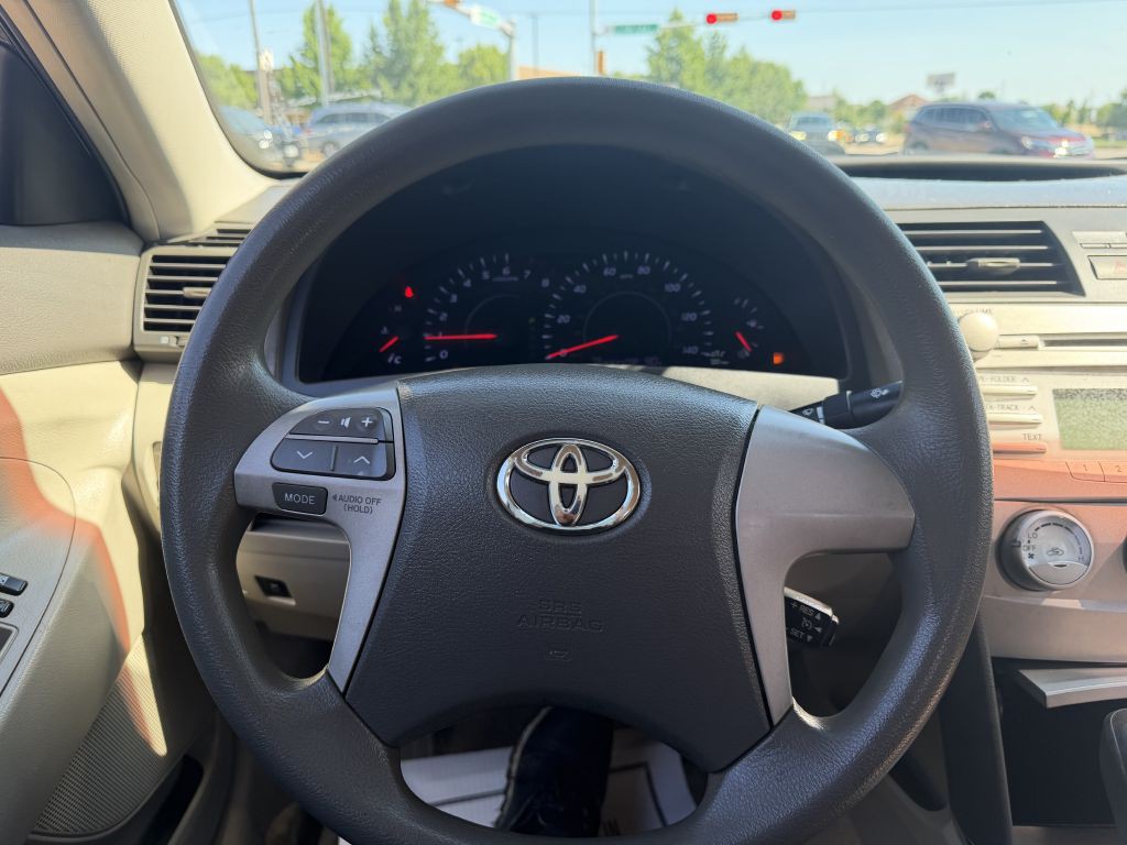 2011 Toyota Camry Image 17