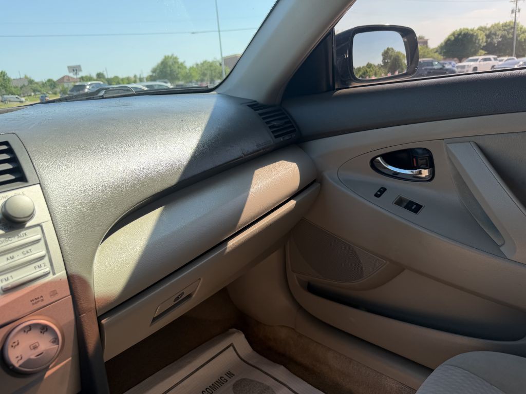 2011 Toyota Camry Image 22