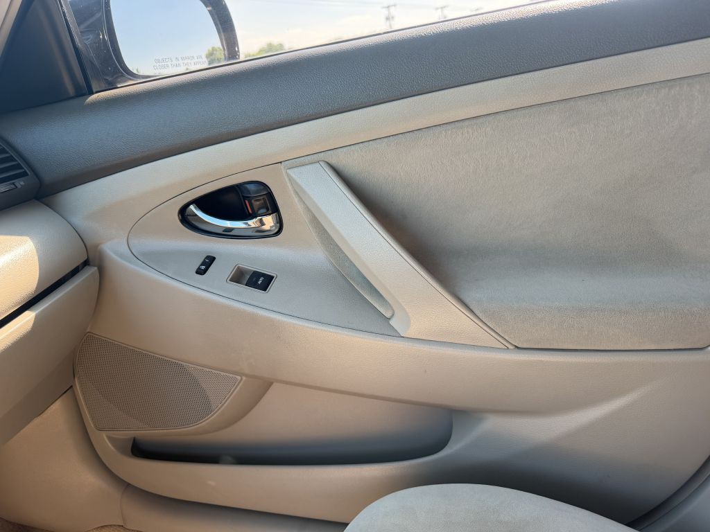 2011 Toyota Camry Image 24