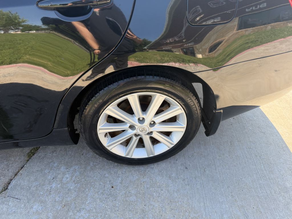 2011 Toyota Camry Image 25